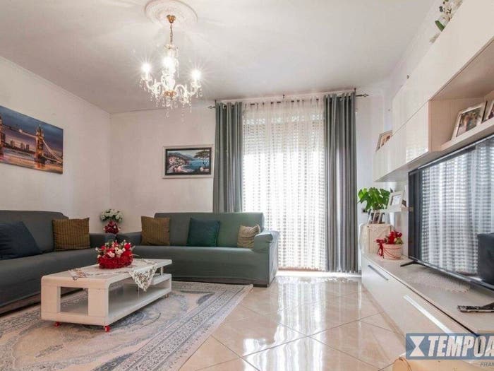 Appartamento trilocale in vendita in Via Monviso, Centro, Garbagnate Milanese