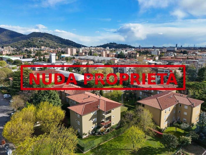 Appartamento con 6 locali in vendita in Via delle Razziche, Oberdan, Brescia