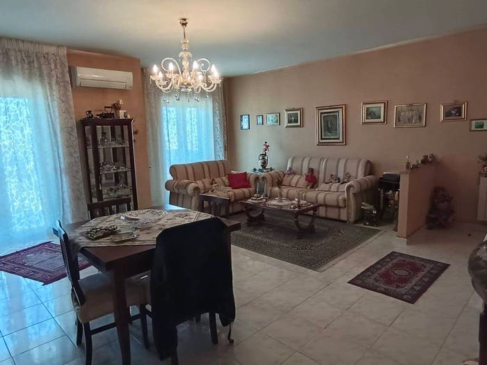 Appartamento quadrilocale in vendita in Via Giovanni Pascoli, Centro, Carlentini