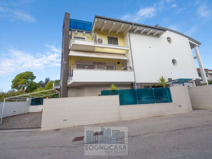 Casa con 6 locali in vendita in Via Colle Innamorati, Colli Innamorati Madonna, Pescara