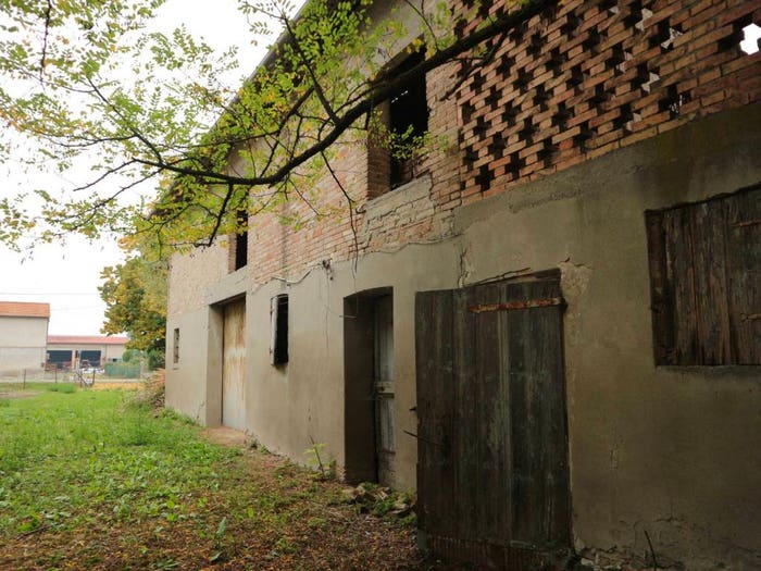 Casa con 6 locali in vendita in Strada Principale di Beneceto, San Prospero, Parma