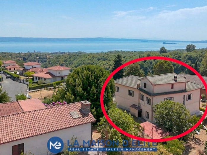 Casa con 6 locali in vendita in Via Roma, Gradoli