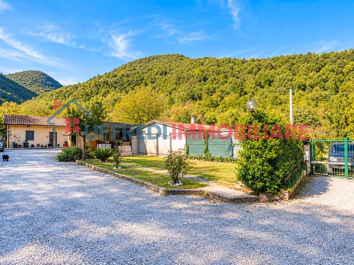 Casa trilocale in vendita in Via dei Cipressi, Rieti