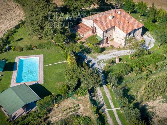Casa con 6 locali in vendita in Radicofani