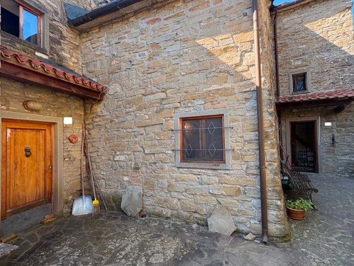 Casa con 6 locali in vendita in Via Tirli Tarabba, Firenzuola
