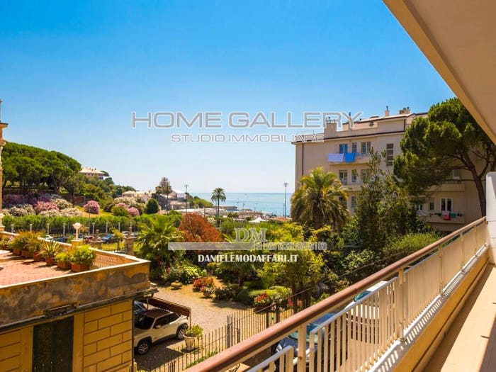 Appartamento con 6 locali in vendita in Viale Nazario Sauro, Albaro, Genova