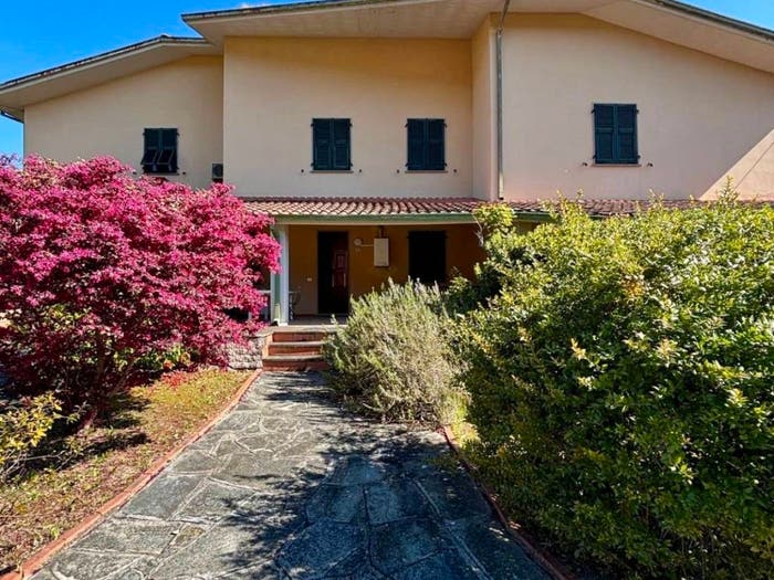 Casa con 6 locali in vendita in Centro, Ameglia