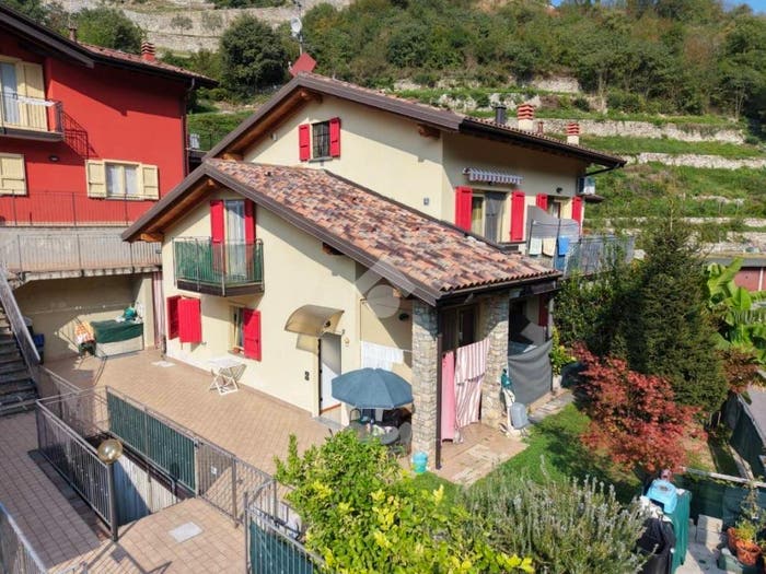 Appartamento trilocale in vendita in Via Vecchi, Centro, Adrara San Martino