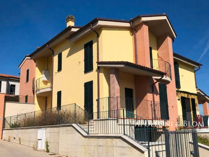 Casa con 6 locali in vendita in Gracciano, Montepulciano