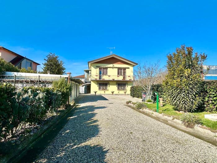 Casa con 6 locali in vendita in Via Nazionale, Altedo, Malalbergo