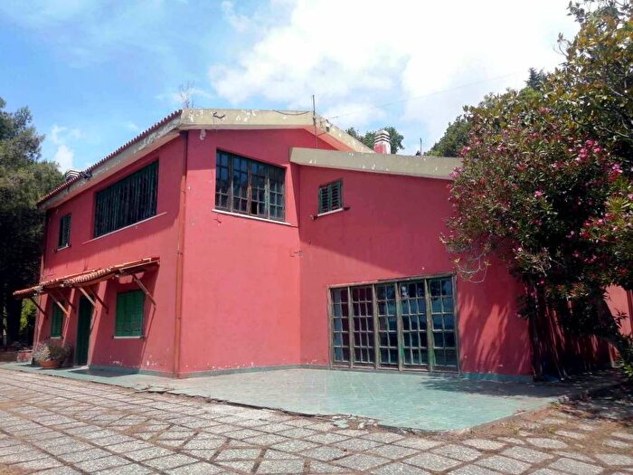 Casa con 6 locali in vendita in Via Domenico Spanò Bolani, Pontegrande Sant'Elia, Catanzaro