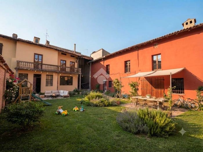 Casa con 6 locali in vendita in Via XX Settembre, Centro, Verolavecchia