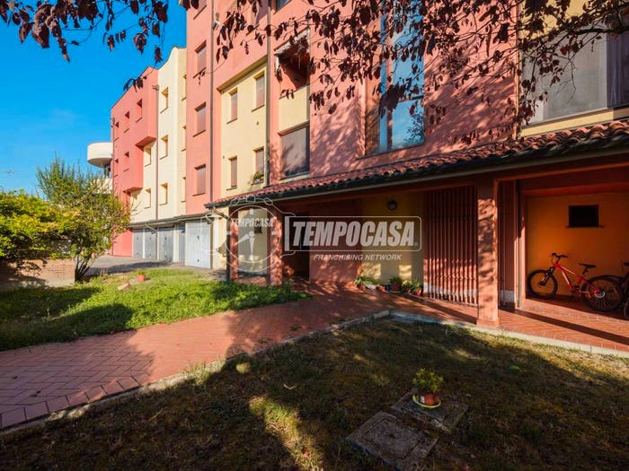 Appartamento trilocale in vendita in Via Don Primo Angelini, Centro, Molinella