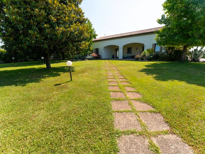 Casa con 5 locali in vendita in Campolongo Maggiore