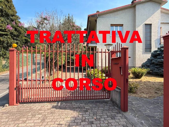 Casa con 6 locali in vendita in Strada Consortile della Forcella, Robbiate