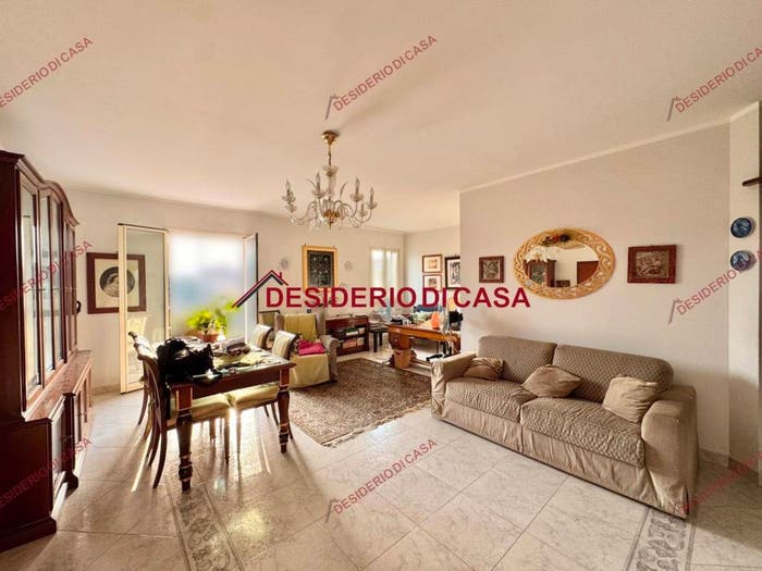 Appartamento con 5 locali in vendita in Via Papa Giovanni XXIII, Centro, Bagheria