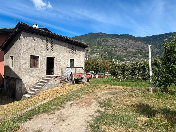 Casa bilocale in vendita in Frazione Favret, Centro, Gressan