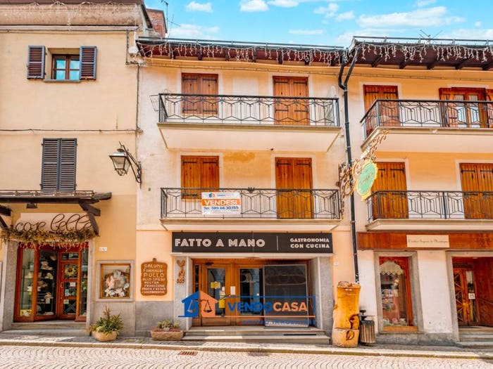 Casa con 6 locali in vendita in Via Cuneo, Centro, Limone Piemonte