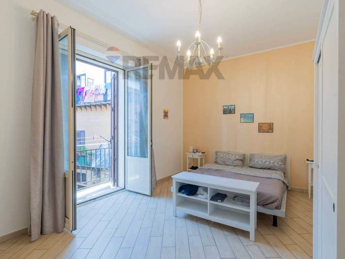 Appartamento quadrilocale in vendita in Via Pietro Mignosi, Cassaro, Palermo