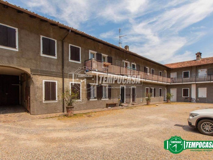 Casa con 5 locali in vendita in Vicolo Francesco Petrarca, Buscate