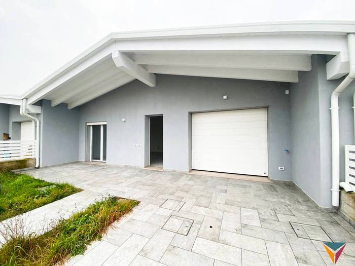 Casa con 5 locali in vendita in Via Don Astolfi, Bagnolo San Vito