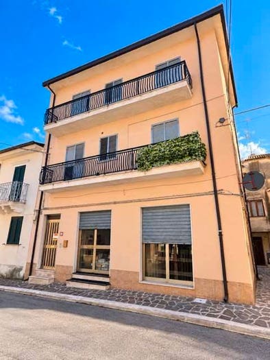 Casa con 6 locali in vendita in Corso Adriatico, Centro, Villalfonsina