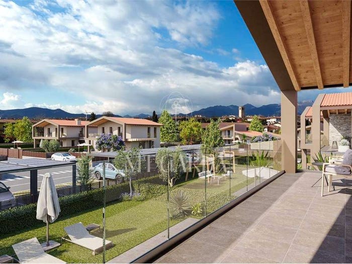 Appartamento trilocale in vendita in via IV Novembre, Solarolo, Manerba del Garda