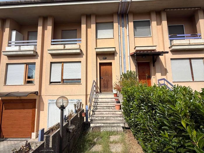 Casa con 6 locali in vendita in Via Giovan Battista Gerace, Rieti