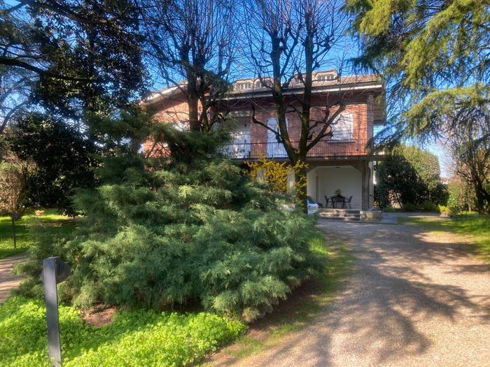 Casa con 6 locali in vendita in Via Settembre, Centro, Montecchio Emilia
