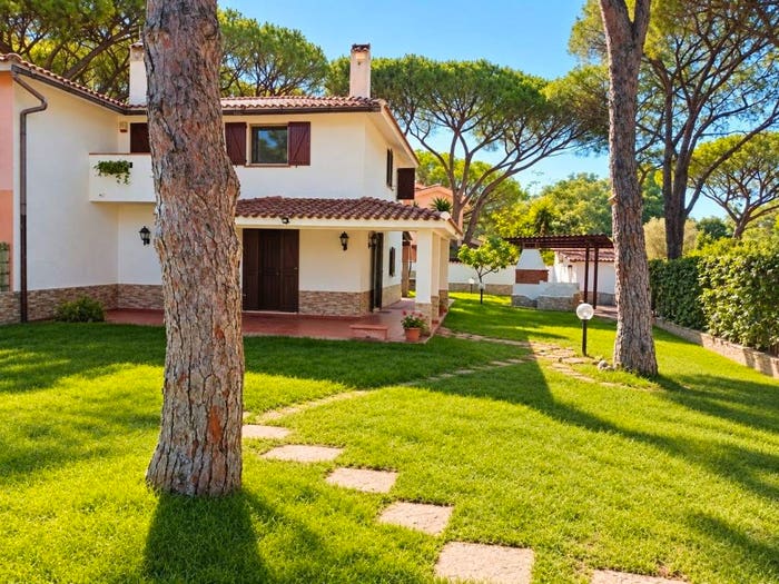 Casa quadrilocale in vendita in Strada del Pianeta Terra, Fox E Sali Monte Agumu, Pula