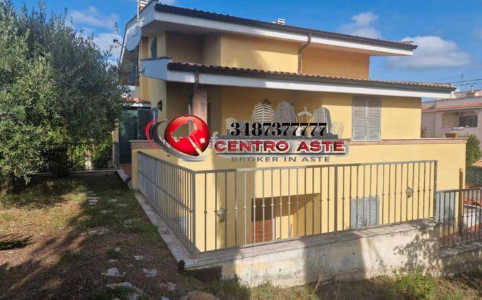 Casa con 6 locali in vendita in Via Passo del Muraglione Nettuno RM Italia, Cioccati Zucchetti, Nettuno
