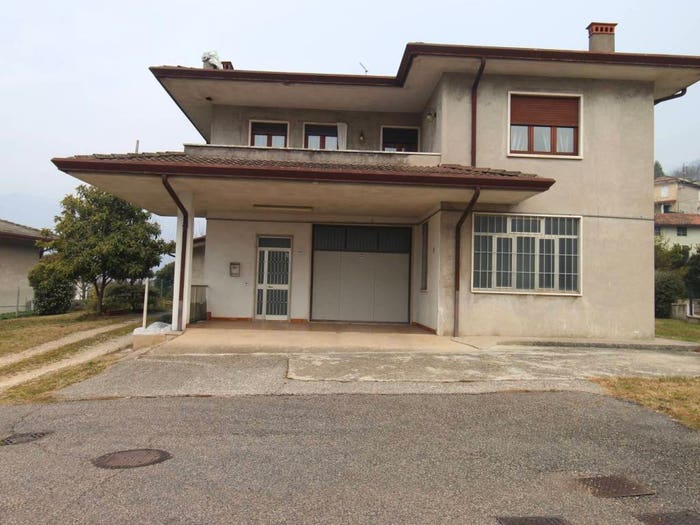 Casa con 5 locali in vendita in Via John Fitzgerald Kennedy, Centro, Chiampo