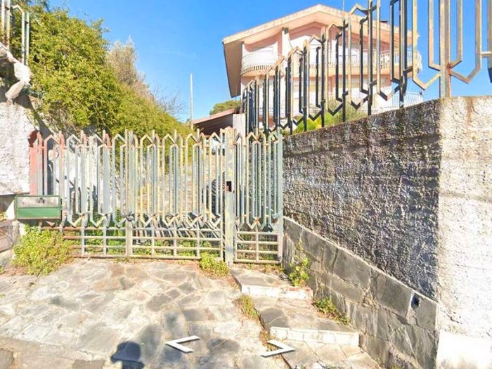 Casa con 6 locali in vendita in VIA VITTORIO ALFIERI, Centro, Mascalucia