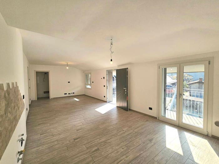 Appartamento trilocale in vendita in Via Camosso, Botta, Sedrina