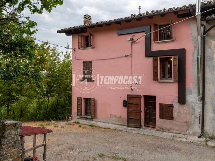 Casa con 6 locali in vendita in Via castellazzo, Marano sul Panaro