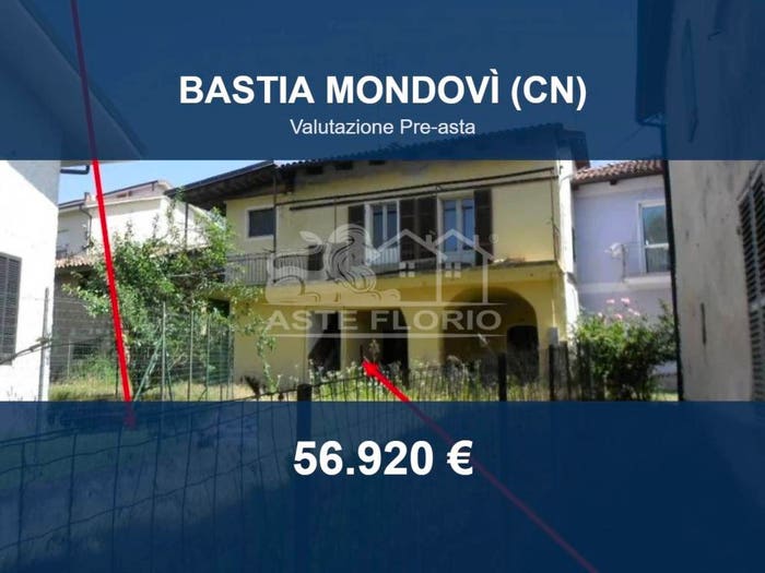 Casa trilocale in vendita in Piazza IV Novembre, Bastia Mondovì