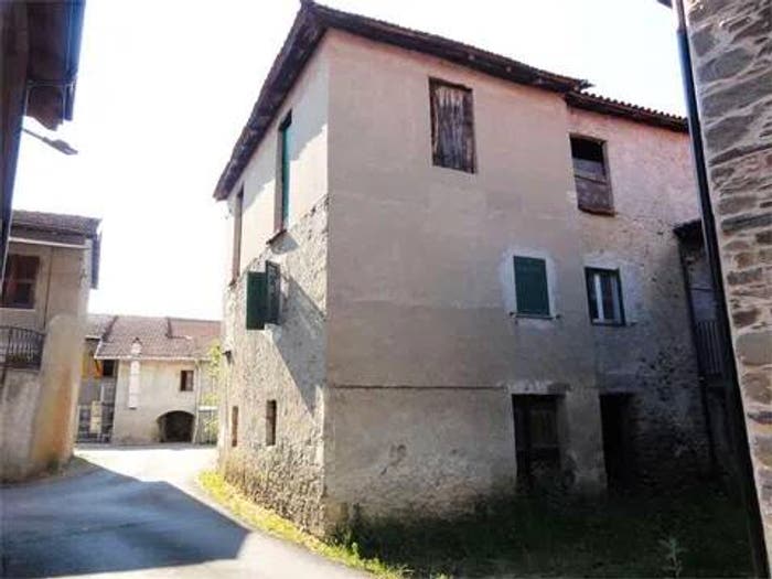 Casa trilocale in vendita in Piana Crixia
