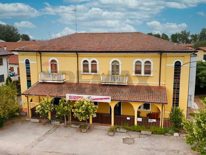 Casa con 6 locali in vendita in Centro, Jolanda di Savoia