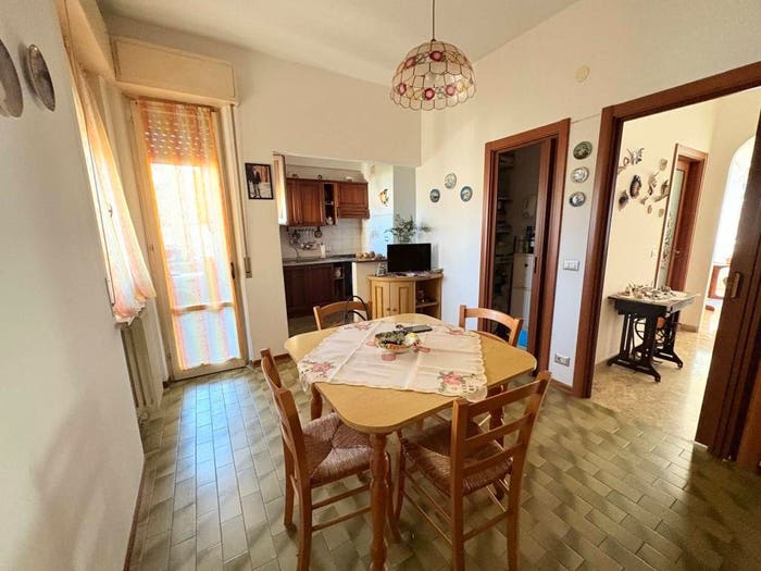 Appartamento con 6 locali in vendita in Le Grazie, Ancona