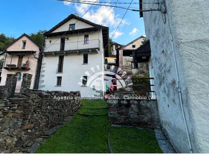 Casa quadrilocale in vendita in Casali Socraggio, Cannobio