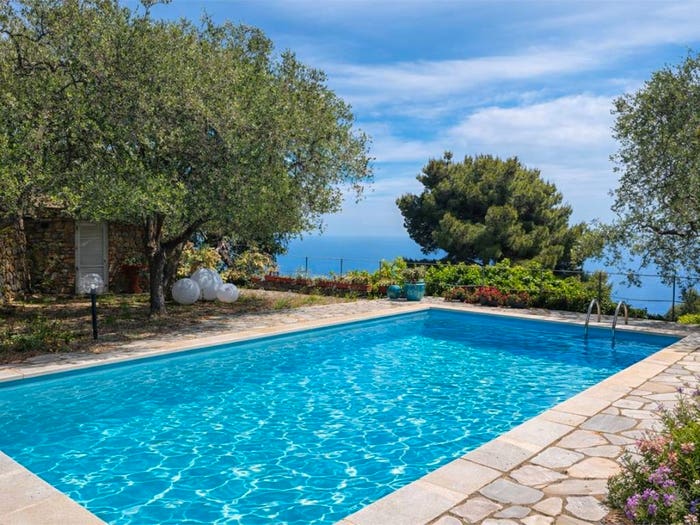 Casa con 6 locali in vendita in Via al Castellaretto, Cervo