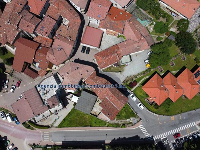 Casa in vendita in Via Aurelio Saffi, Centro, Ballabio