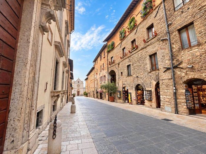 Appartamento trilocale in vendita in Via SFrancesco, Centro Storico, Assisi