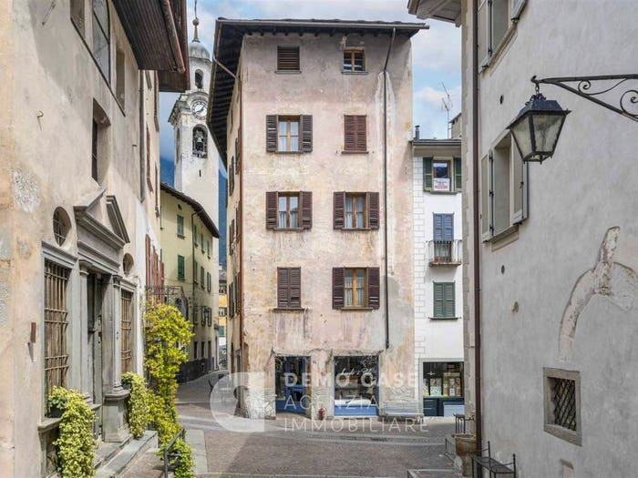 Appartamento con 6 locali in vendita in Via S Bartolomeo, Centro, Chiavenna