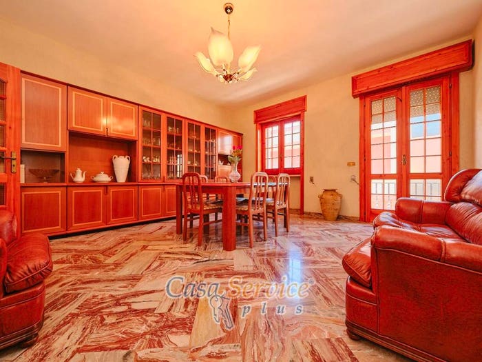 Casa con 5 locali in vendita in Via Antonio Lenio, Centro, Parabita