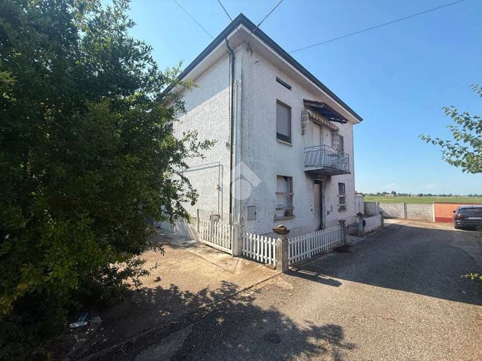 Casa quadrilocale in vendita in Via ercole pisi, Praticello, Gattatico