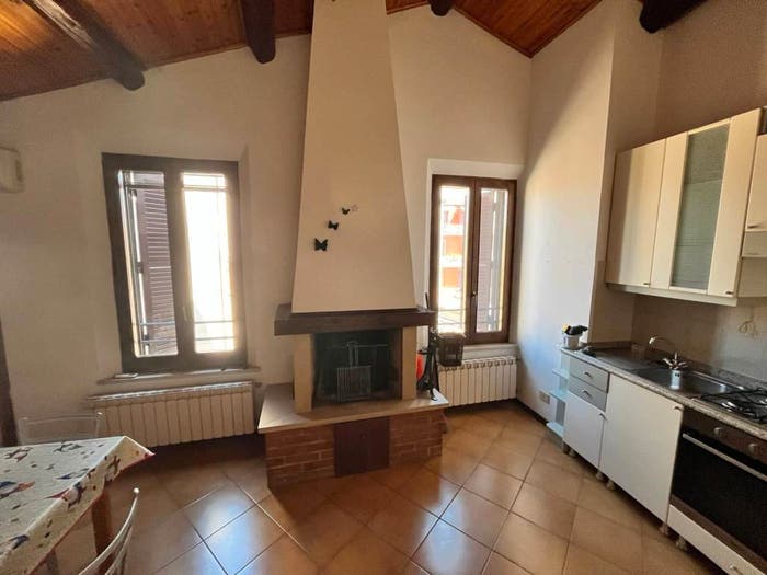 Appartamento trilocale in vendita in Via Borgo dei Leoni, Centro Storico, Ferrara