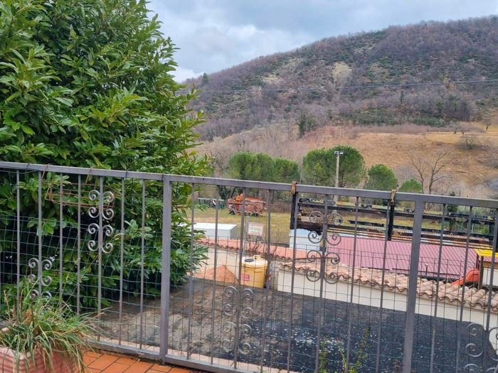 Appartamento con 5 locali in vendita in Frazione Villa, La Villa, Cessapalombo