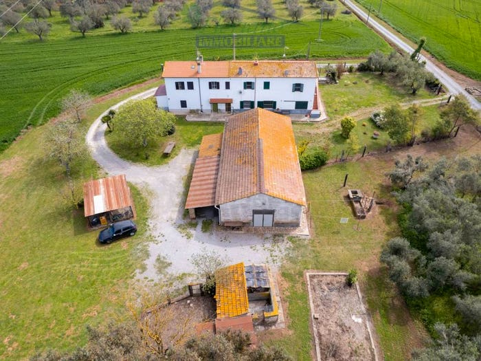 Casa con 6 locali in vendita in Strada del Giardino, Capalbio
