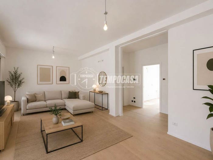 Appartamento trilocale in vendita in Via Uberto da Canturio, Centro, Cantù